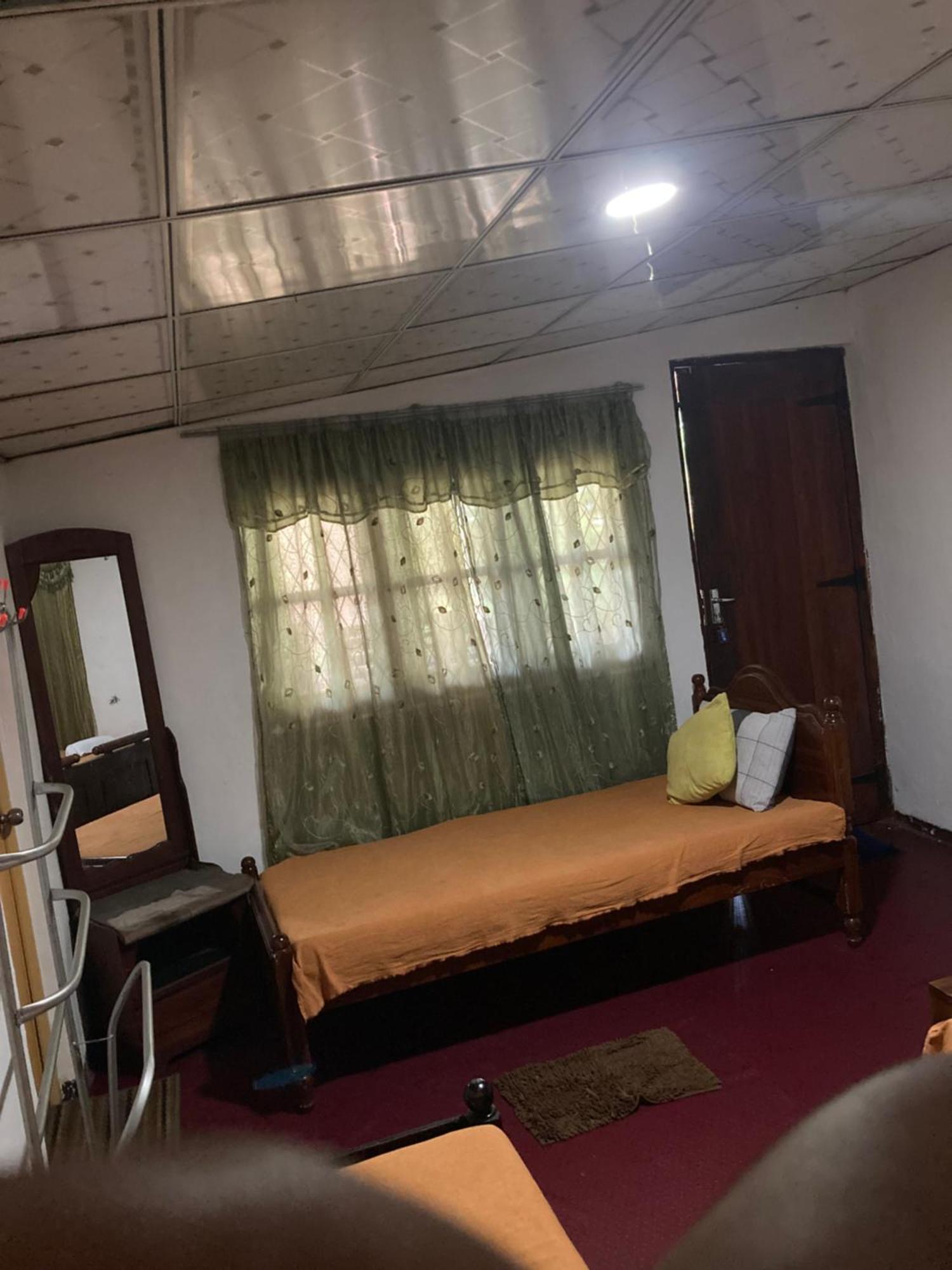 Malee Homestay ポロンナルワ エクステリア 写真