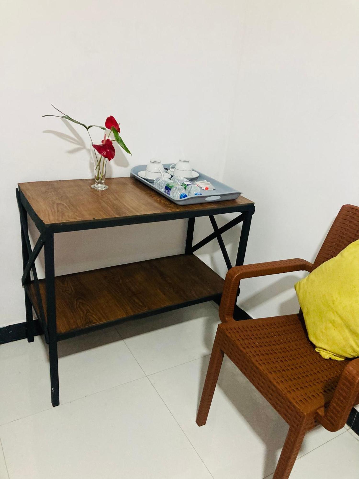 Malee Homestay ポロンナルワ エクステリア 写真