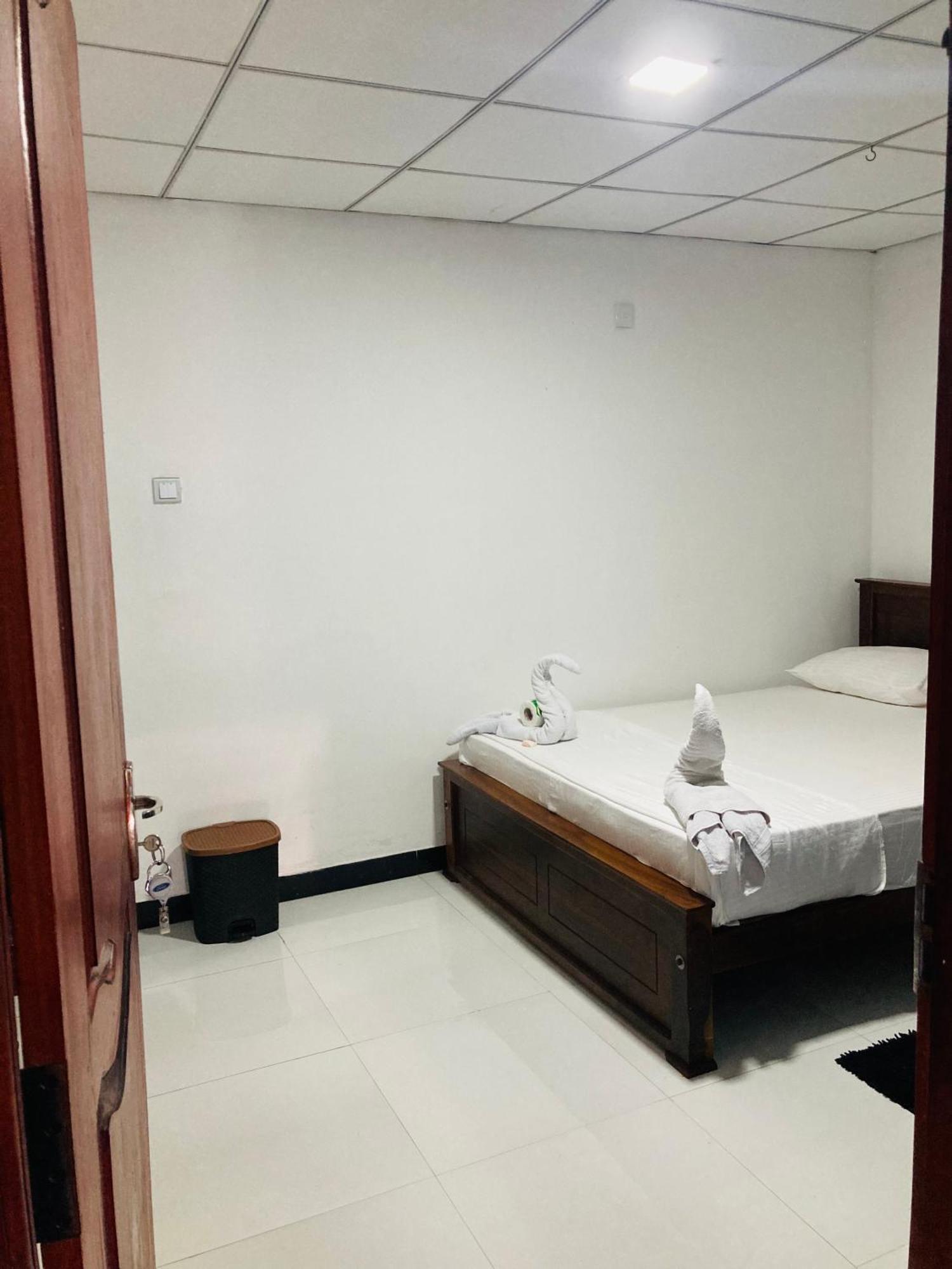 Malee Homestay ポロンナルワ エクステリア 写真
